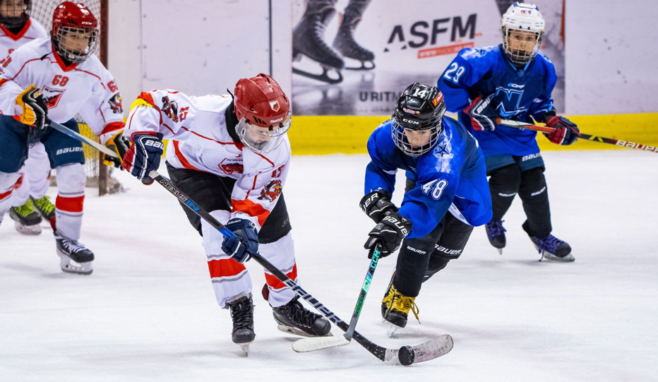 Mladi hokejaši NS STARS u akciji na ledu