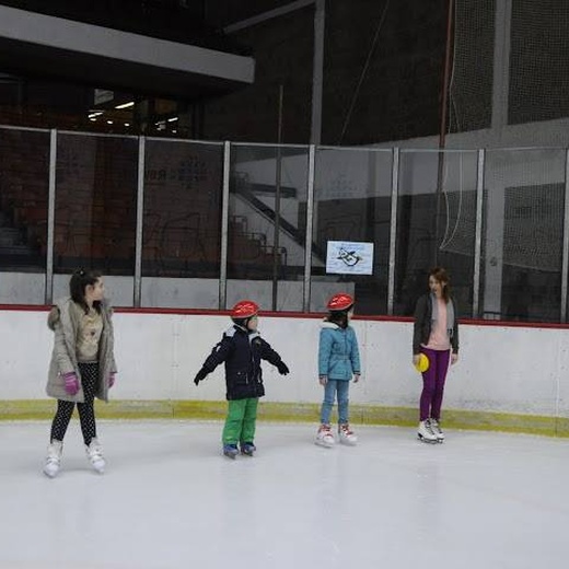 Upis u školu klizanja NS Stars – otvoren za svu decu!